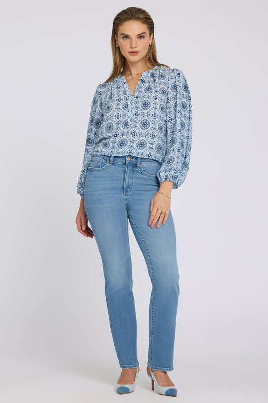 Marilyn Straight Jeans In Petite - Vista Lakes