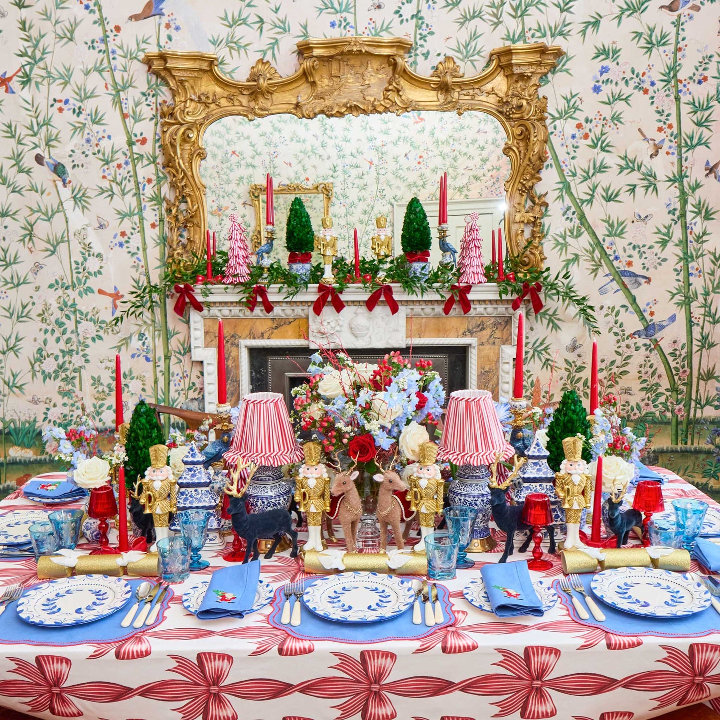 Elizabeth Blue Garland Dinner & Starter Plates (Set of 8)