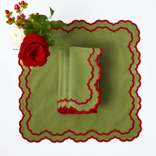 Green & Red Lily Napkins (Set of 4)