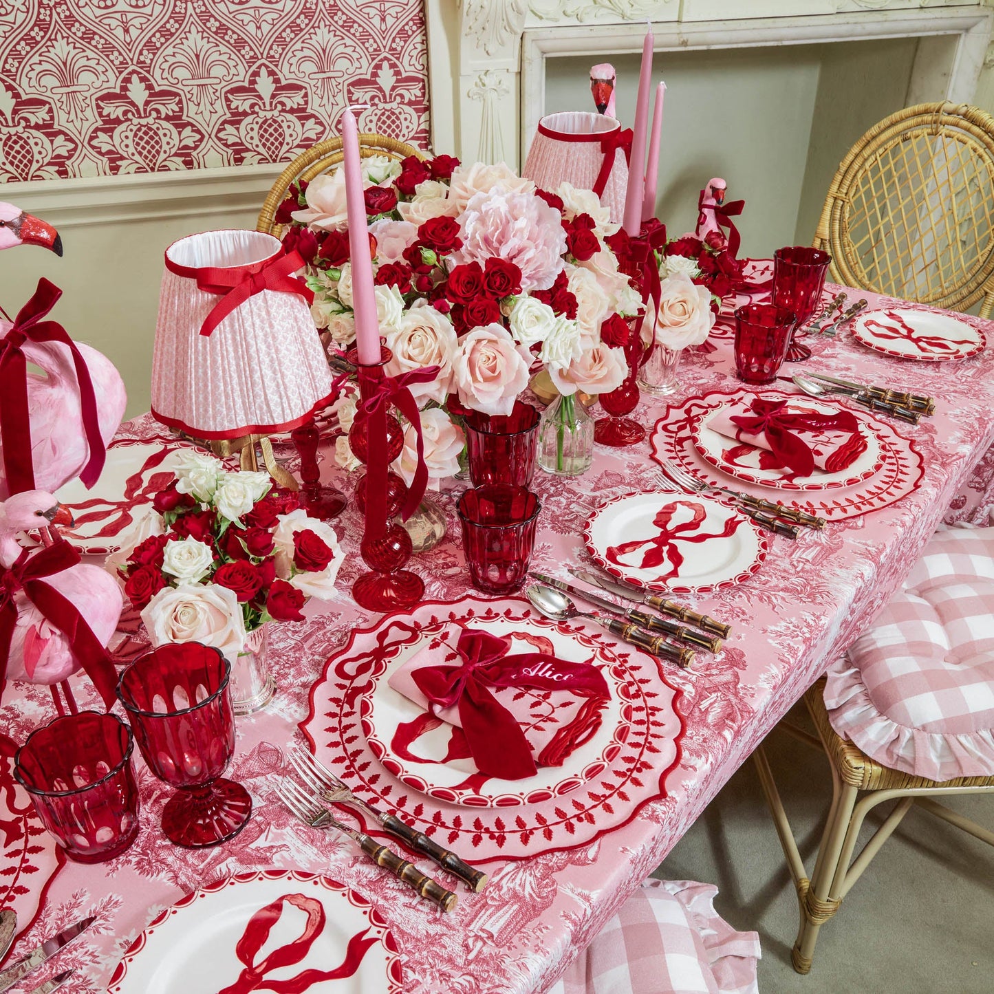 Pink & Red Bow Laurel Placemats & Napkins (Set of 4)