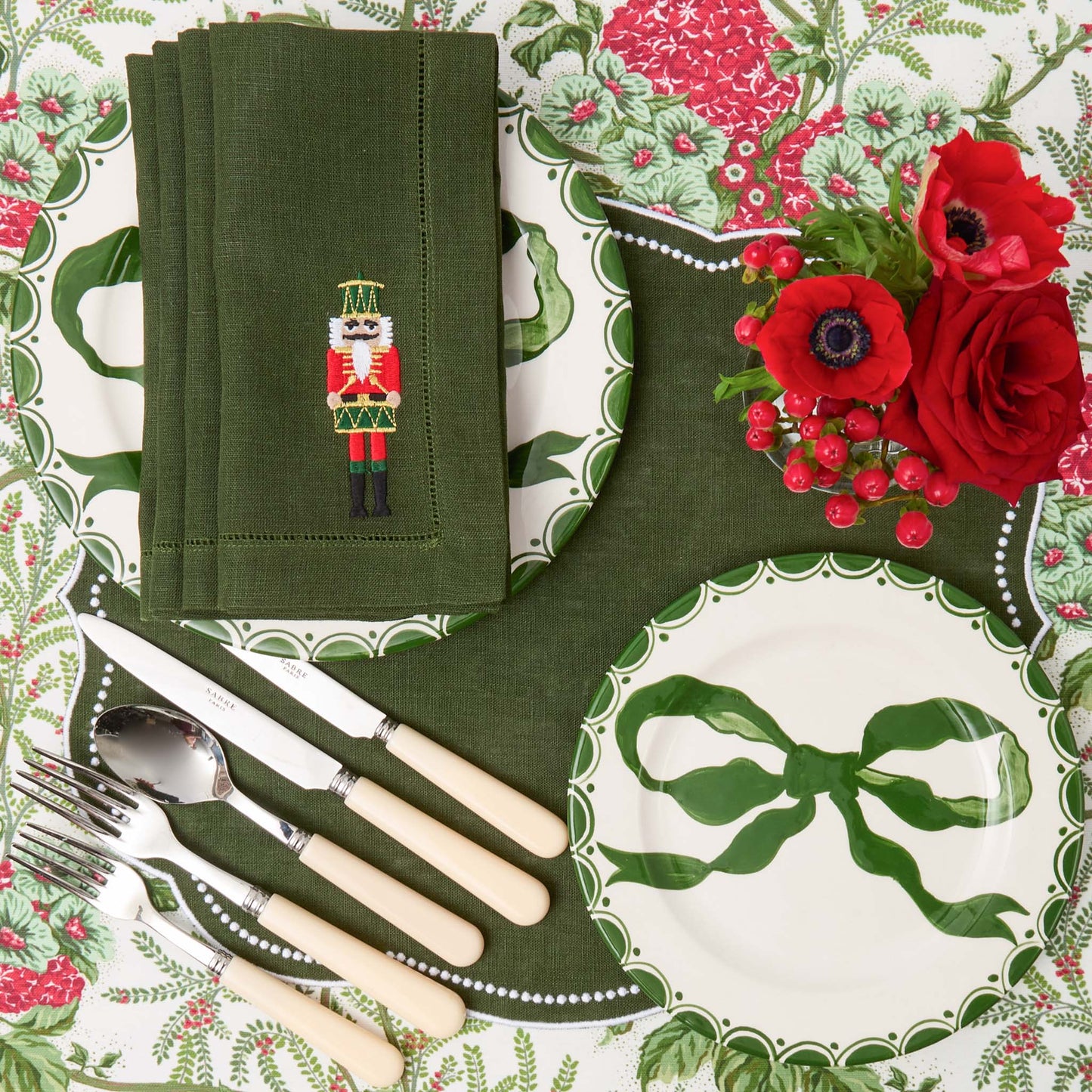 Marilyn Forest Green Bow Starter Plates (Set of 4)